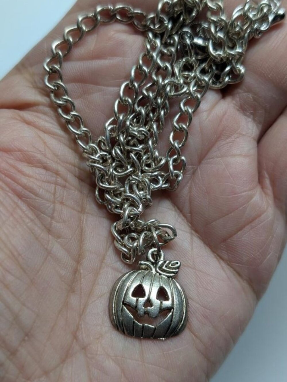 Silver Tone Vintage Halloween Happy Face Pumpkin Pendant Necklace (Ship the Same